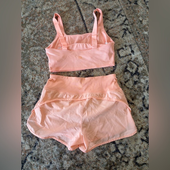 GapFit Peach Sports Bra M & Athletic Shorts XS | Workout Set Activewear - Picture 3 of 6